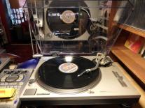 Scratch_and_Company,_The_Upsetters_Chapter_1,_on_the_turntable.jpg